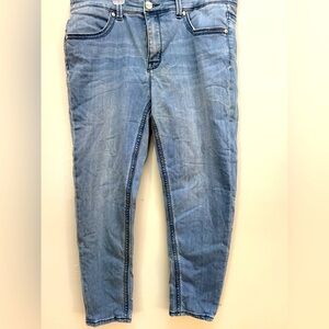 Melissa McCarthy for Seven7 Slimming Silhouette Jeans – Women’s Size 16